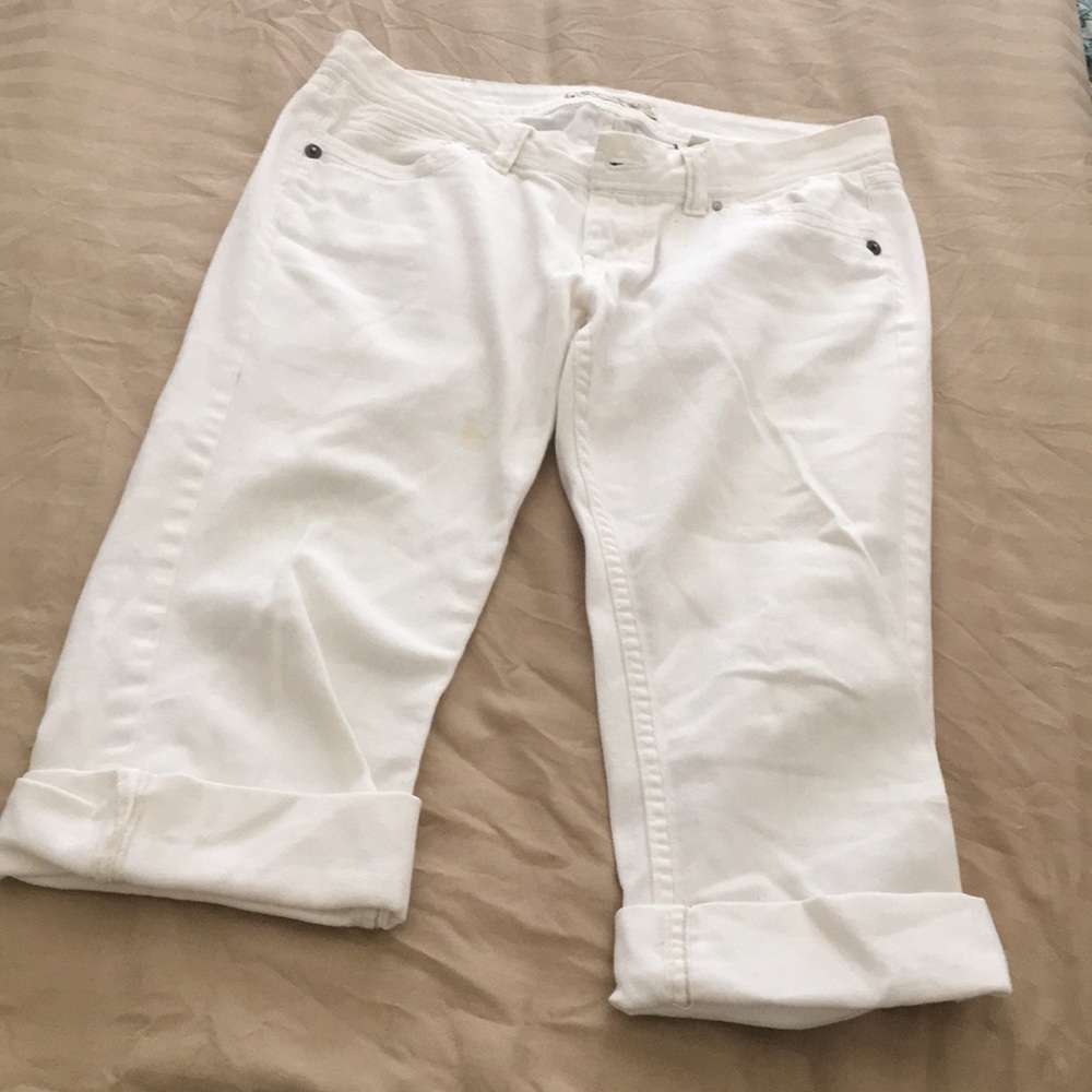 White Capri pants